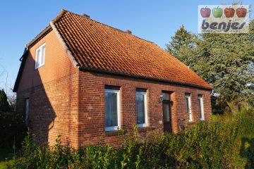 Wohnhaus für Handwerker mit eingewachsenem Garten und guter Erreichbarkeit nach Verden und Nienburg, 27324 Hassel (Weser), Einfamilienhaus