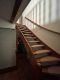 Langjährig vermietete Maisonettewohnung in ruhiger Lage - Treppe hinauf zur Wohnung