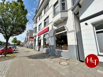 Drei Zimmer komplett renoviert, mit Einkaufsmöglichkeiten vor der Tür!, 27751 Delmenhorst, Etagenwohnung